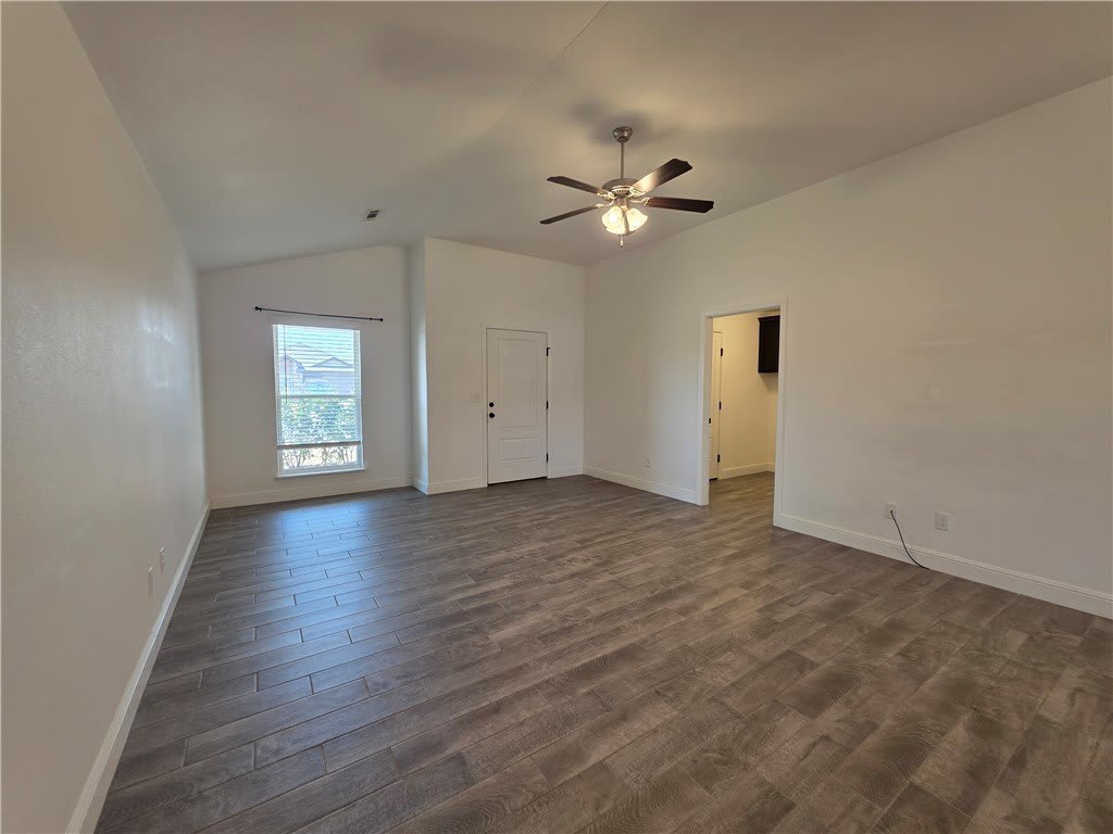 6006 Nw Hoover Street – photo 3