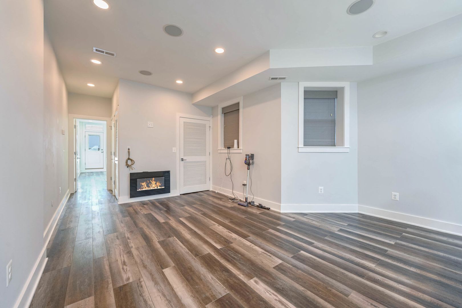 Sophisticated City Living: Spacious 2-BR, 2-BA Just 5 Blocks from Columbia Heights Metro! – photo 3