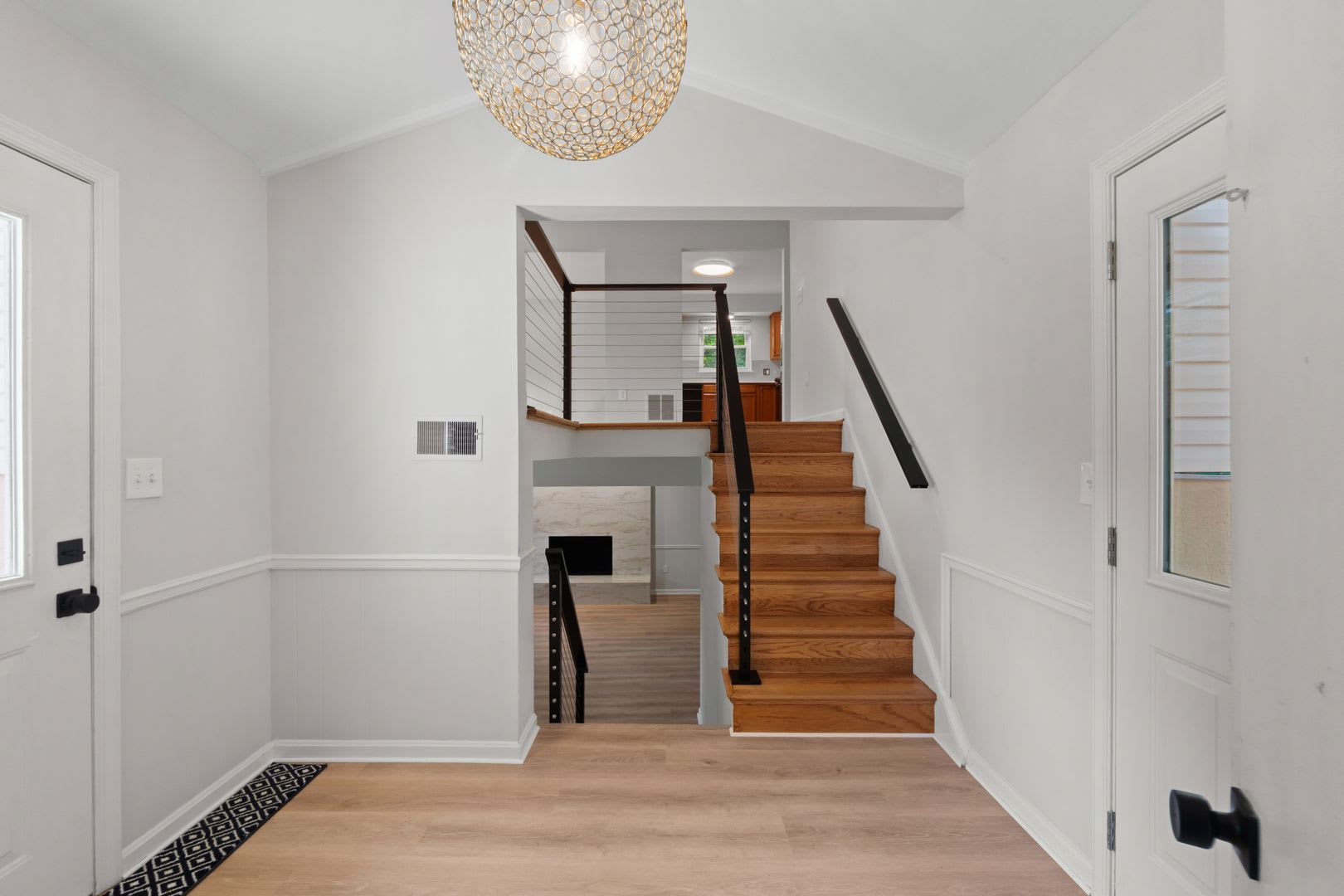 Ready For Move In Home In Water Privileged Hillsmere – photo 2