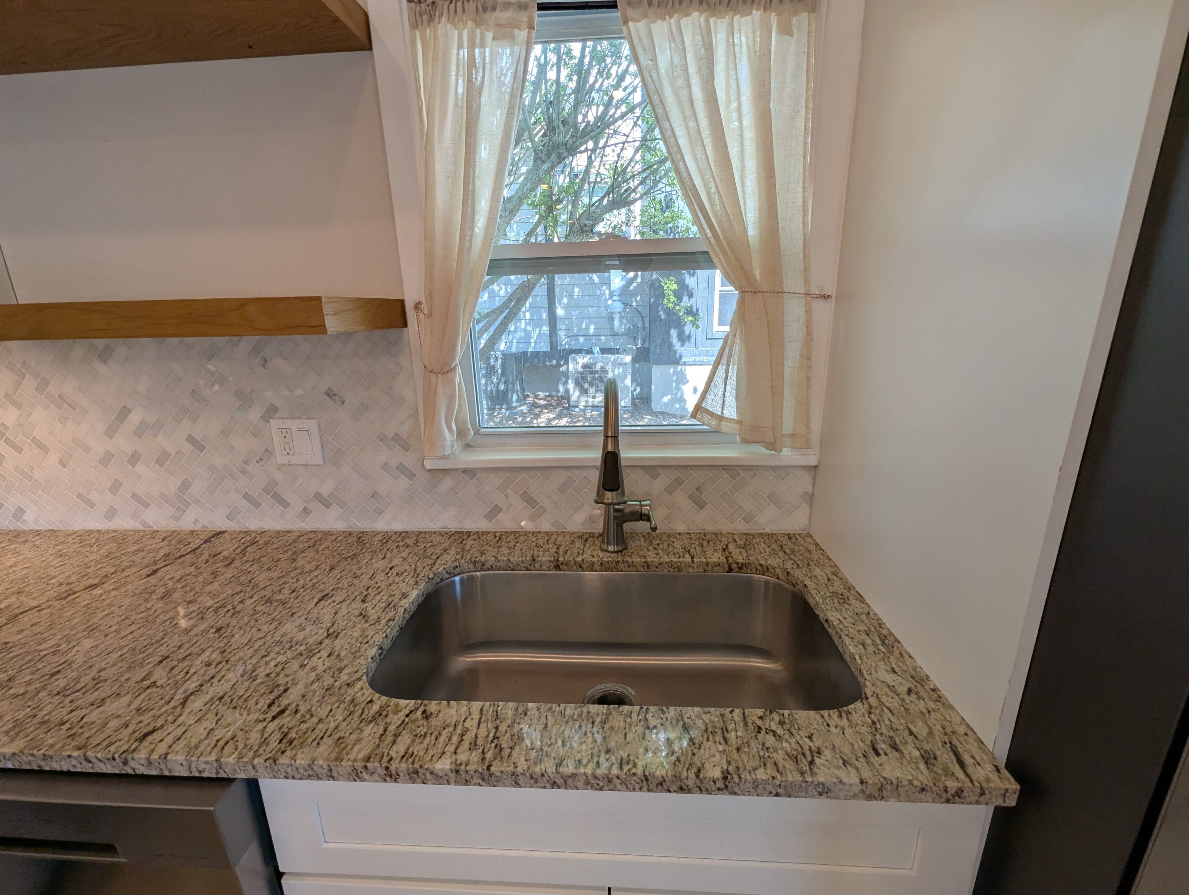 30 Woodrow Ave – photo 2