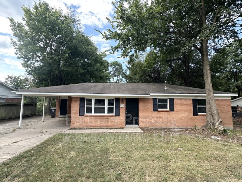 2409 Cottonwood Place – photo 1