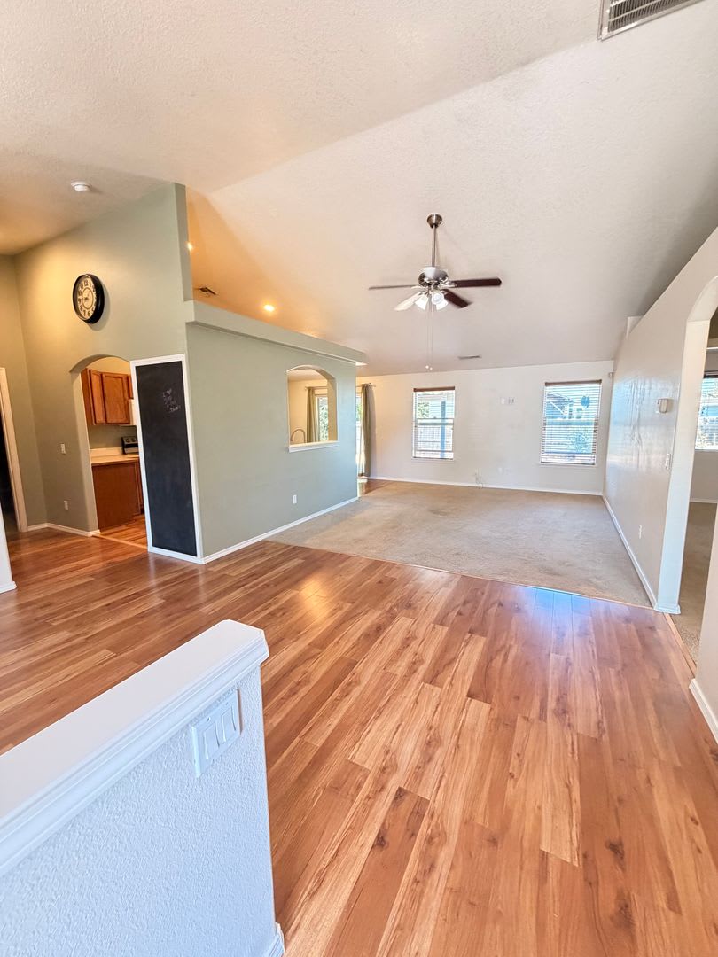 3-Bedroom 2-Bathrrom home in Creswell – photo 2