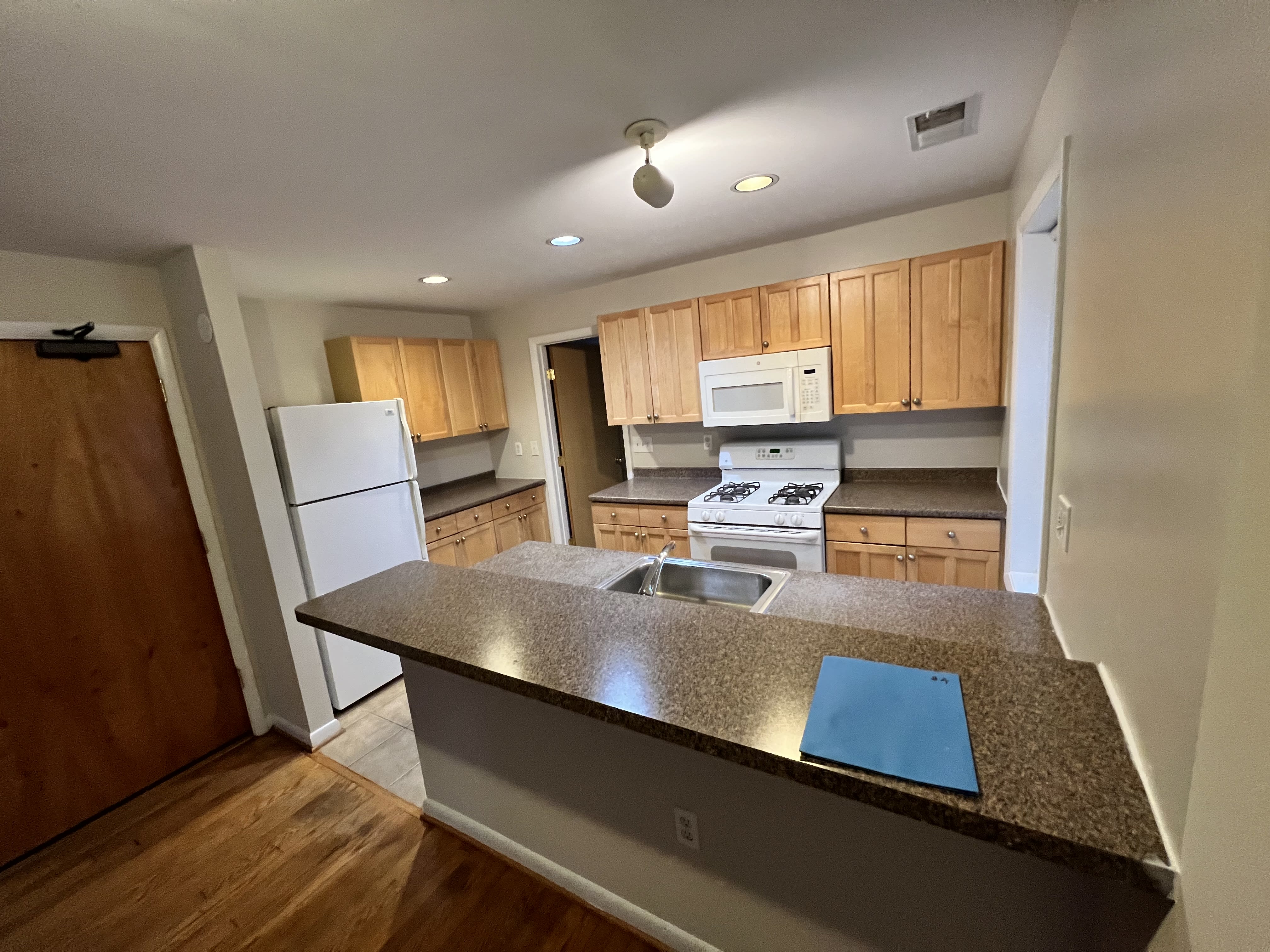 805 Houston Ave – photo 2