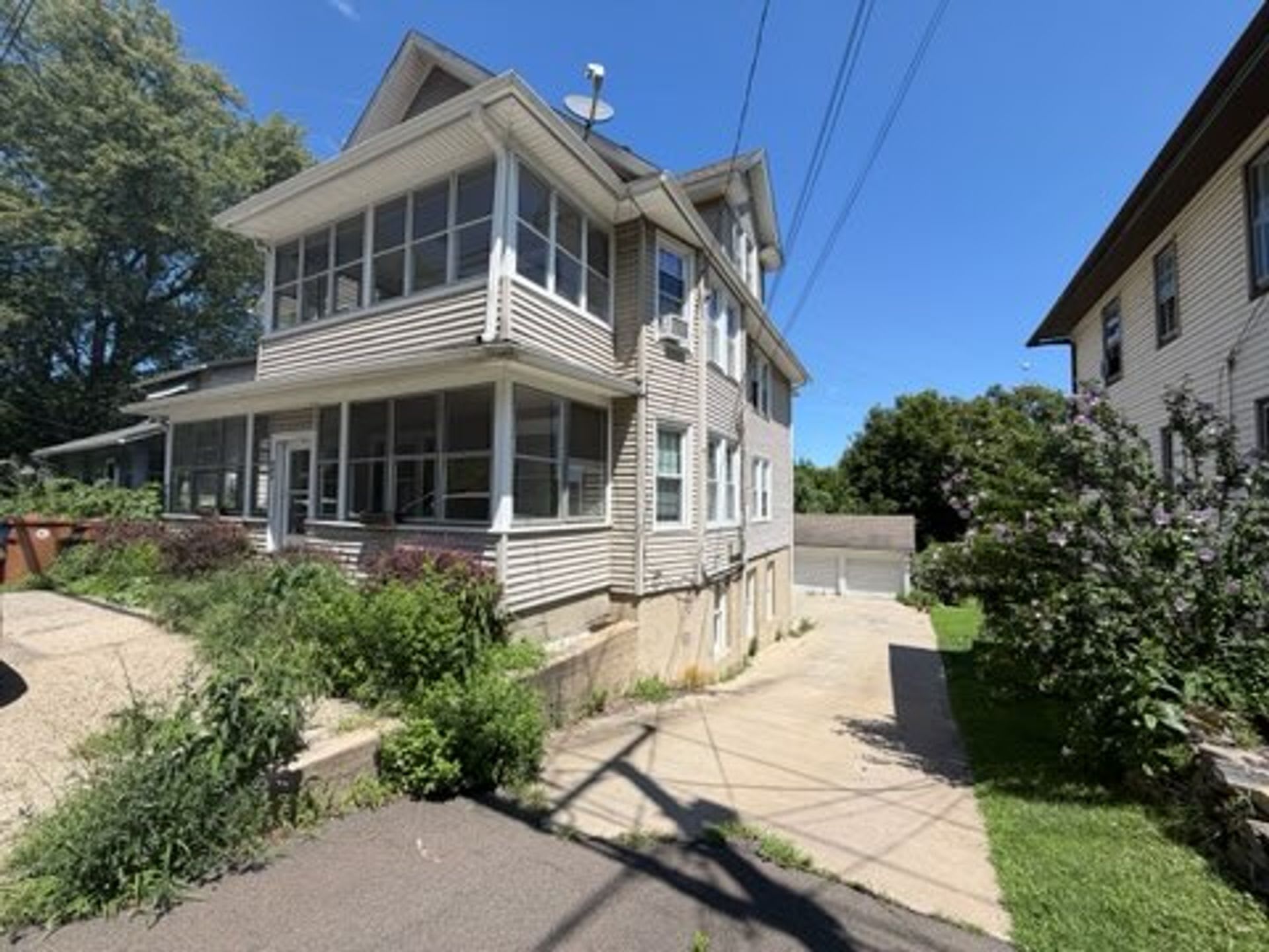 887 Howe Ave = Shelton – photo 3