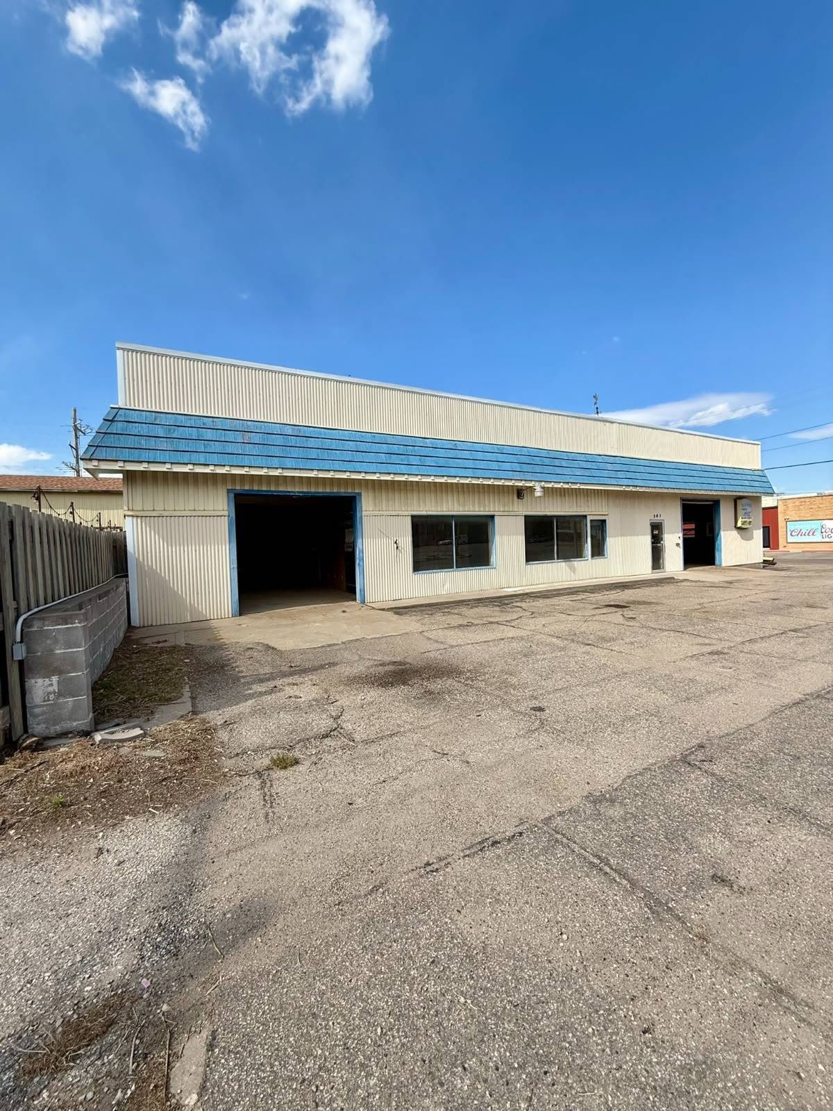 305 W 5th Street – photo 2