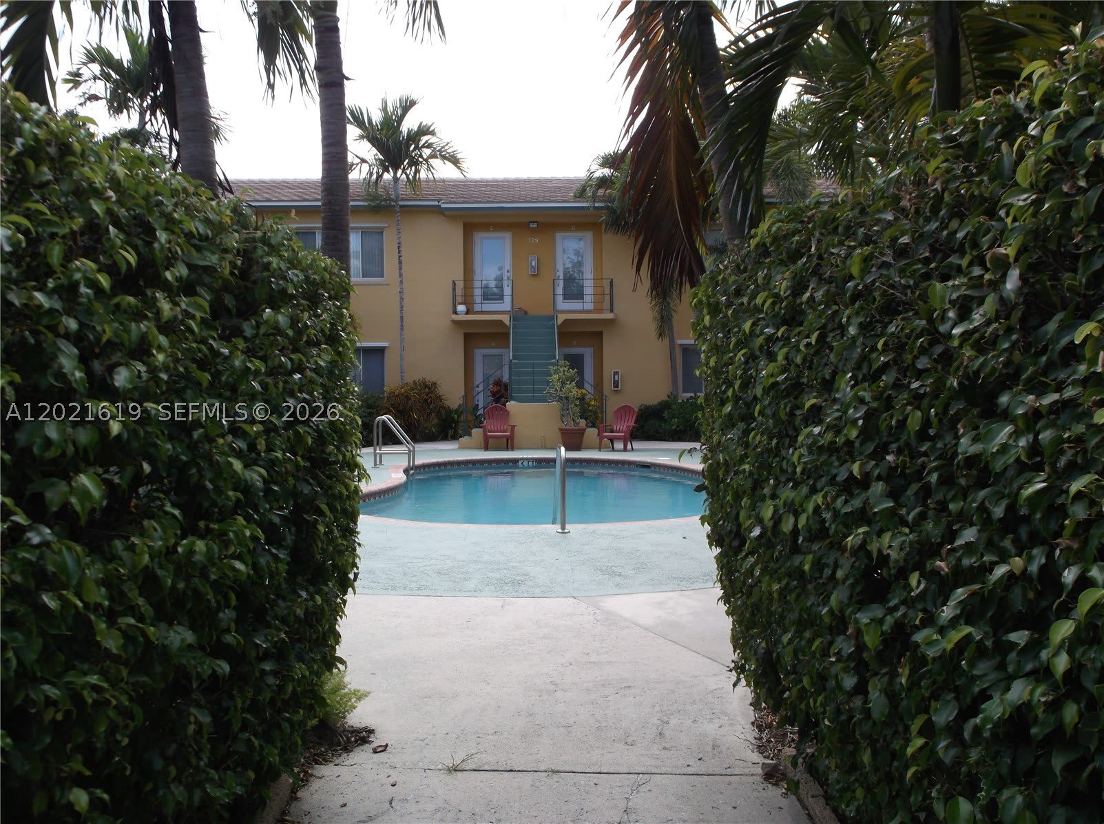 727 NE 16th Ave – photo 2