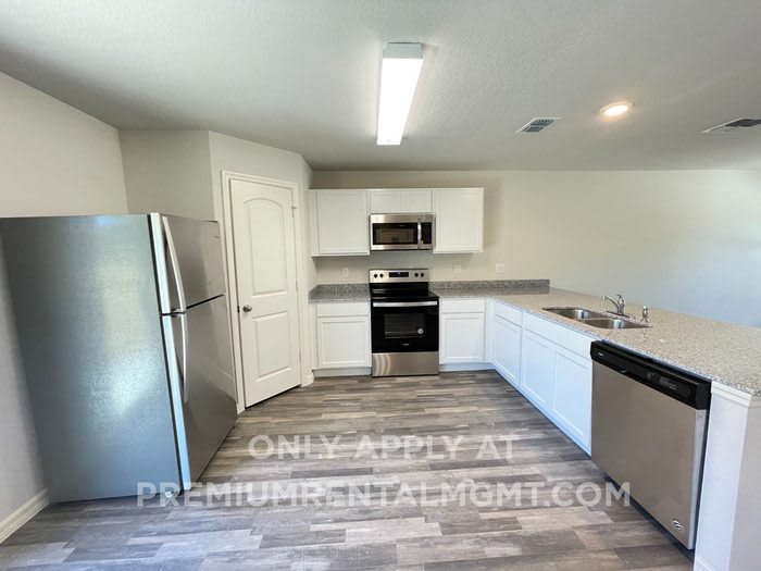 1630 Tench Court – photo 2