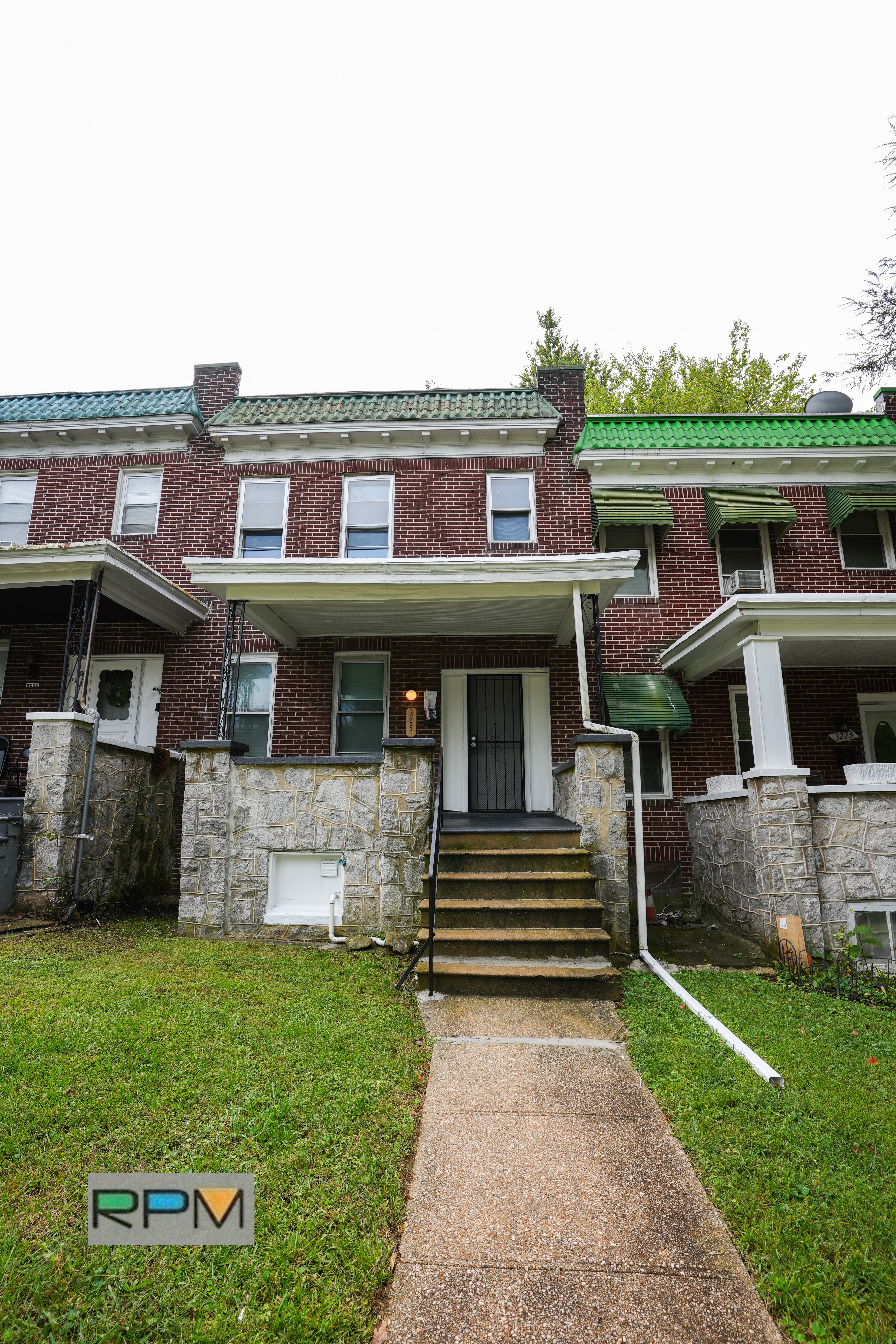 3221 Belmont Ave – photo 1
