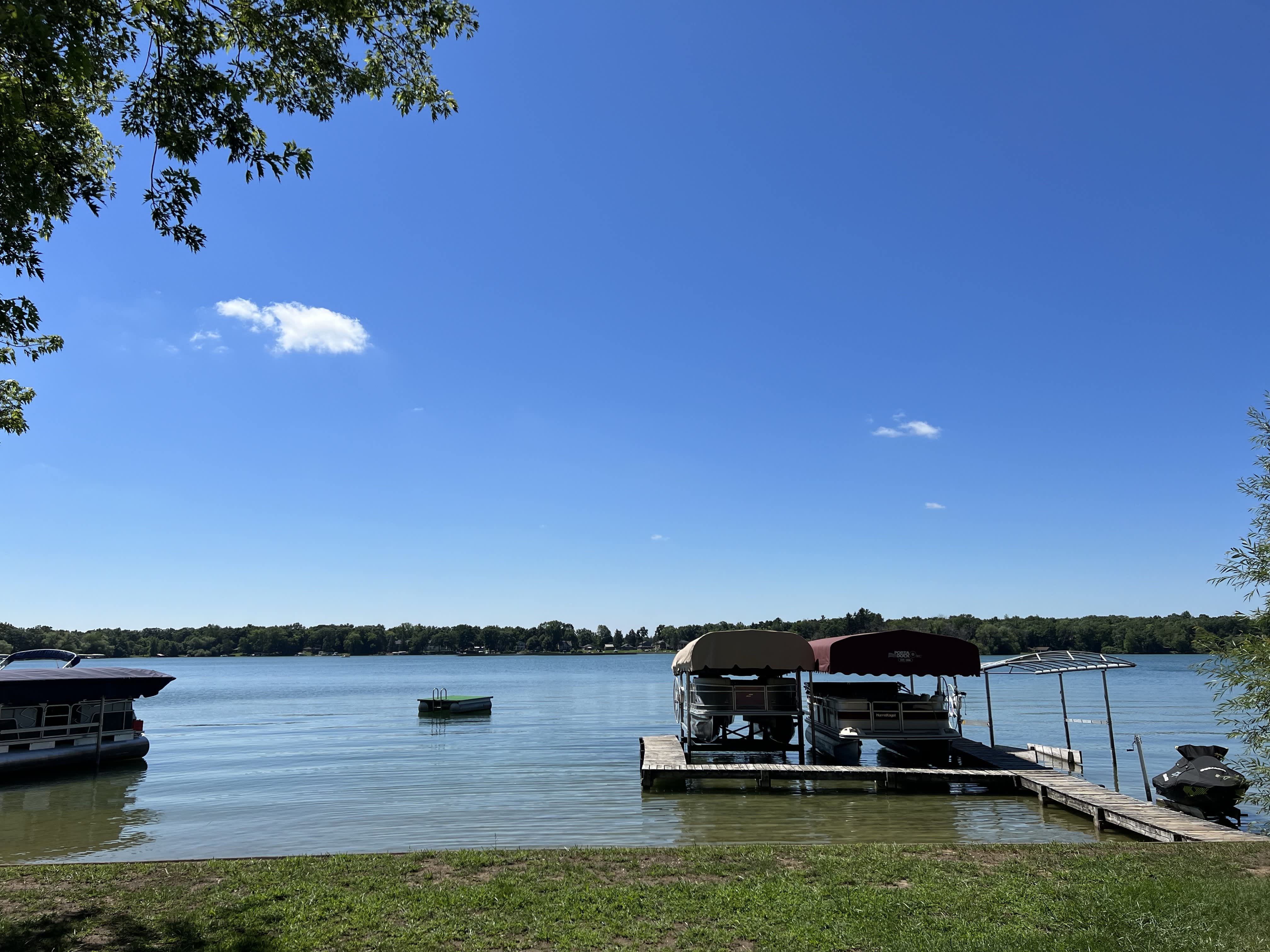 3295 Silver Lake Drive – photo 2
