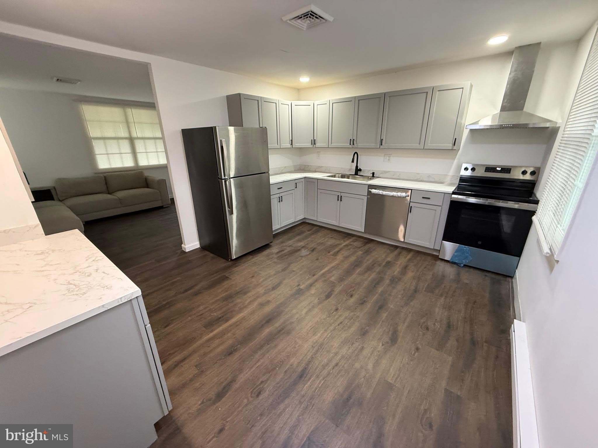 78 OLIVER Road – photo 4