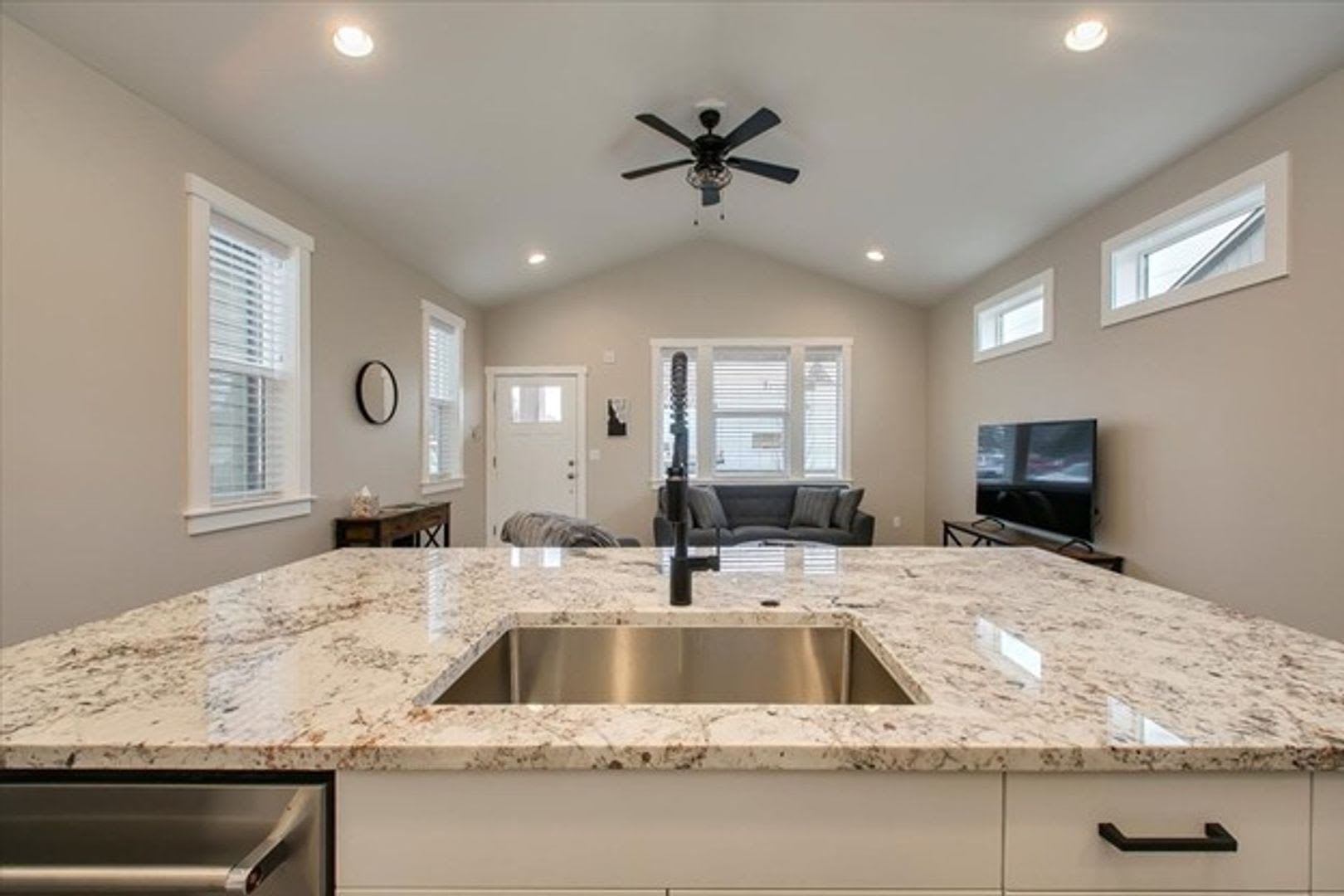 Stunning newer home in a great Boise location – photo 4