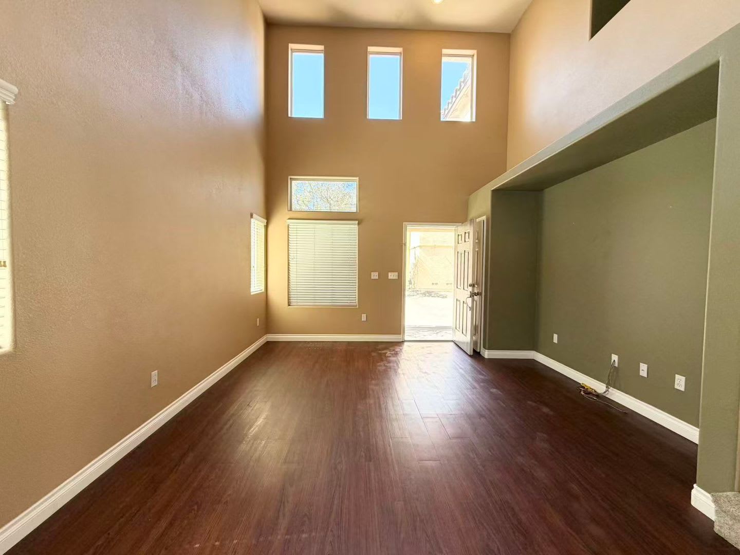 3925 Philomena St – photo 3