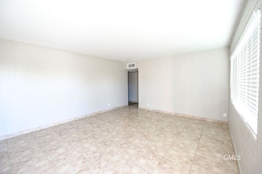 1120 E Crestwood Dr – photo 3