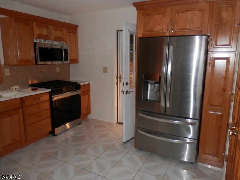 331 Boxwood Ct – photo 3