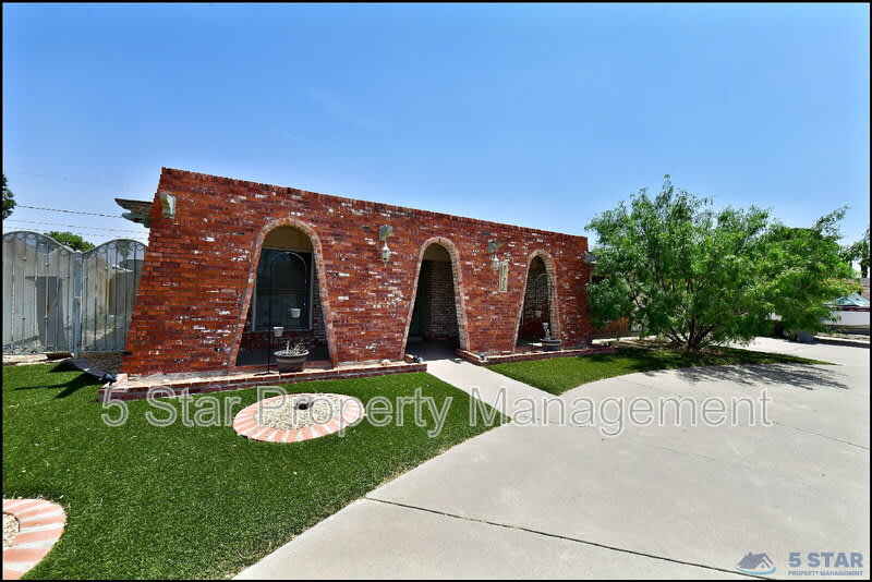 9125 W H Burges Dr – photo 2