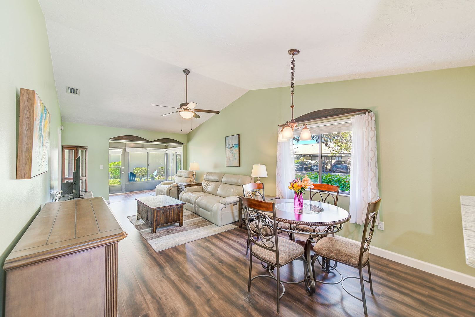 Available for a 9-month rental in the sought-after Huntington Woods community of Bradenton! – photo 3