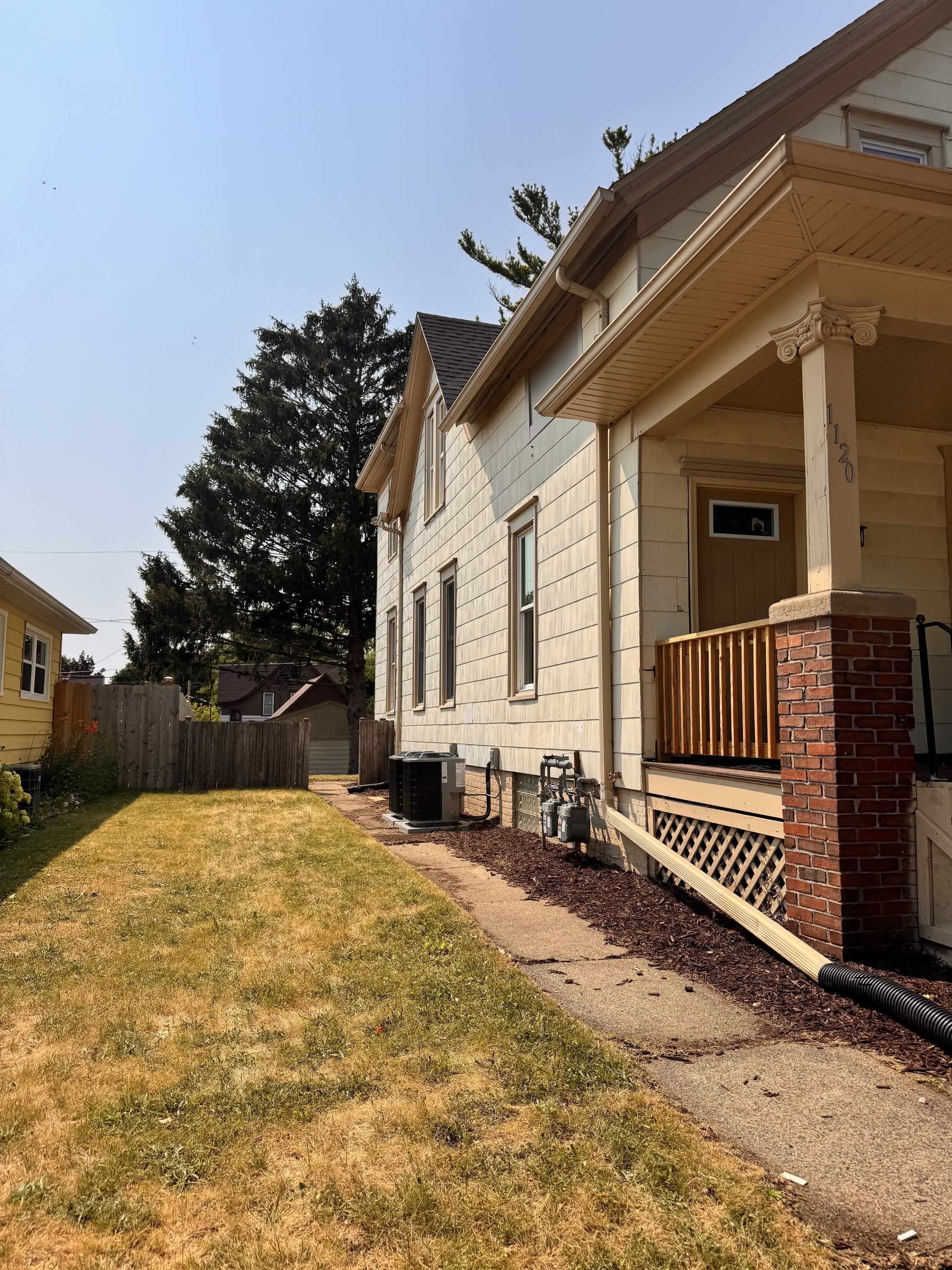 1120 David Street 2 – photo 3