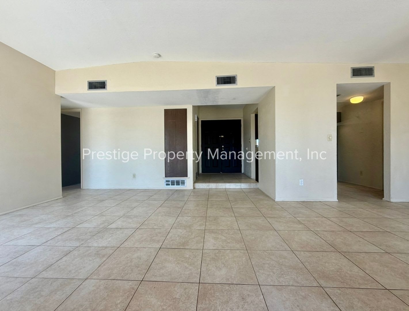 Charming And Spacious 2 1 5 On The East Side – photo 4