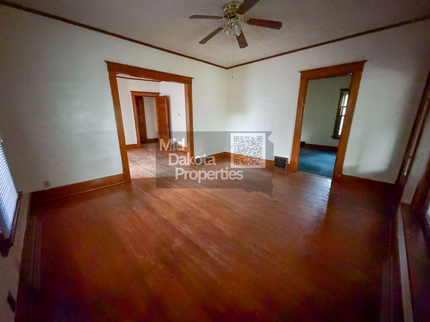 933 E 5th-3 Bedroom House – photo 5