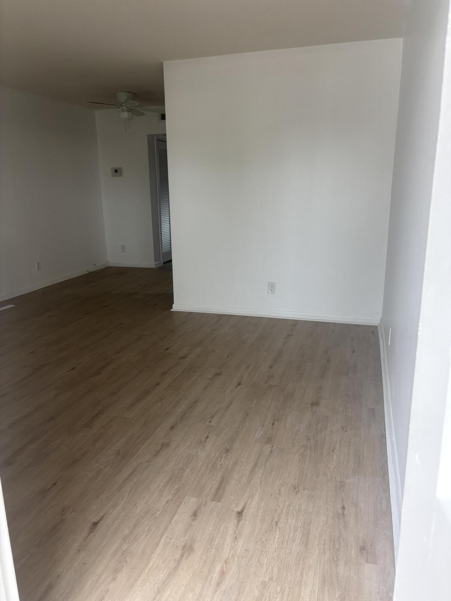 521 NE 45th Street – photo 2