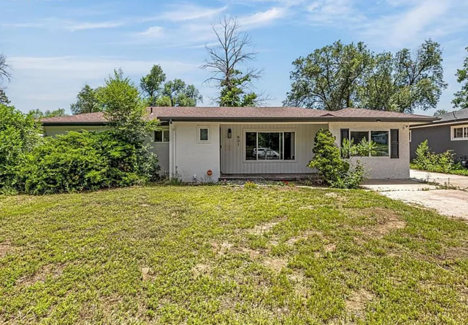 Modern 4-Bedroom Ranch-Style Home with Spacious Fenced Backyard! – photo 1