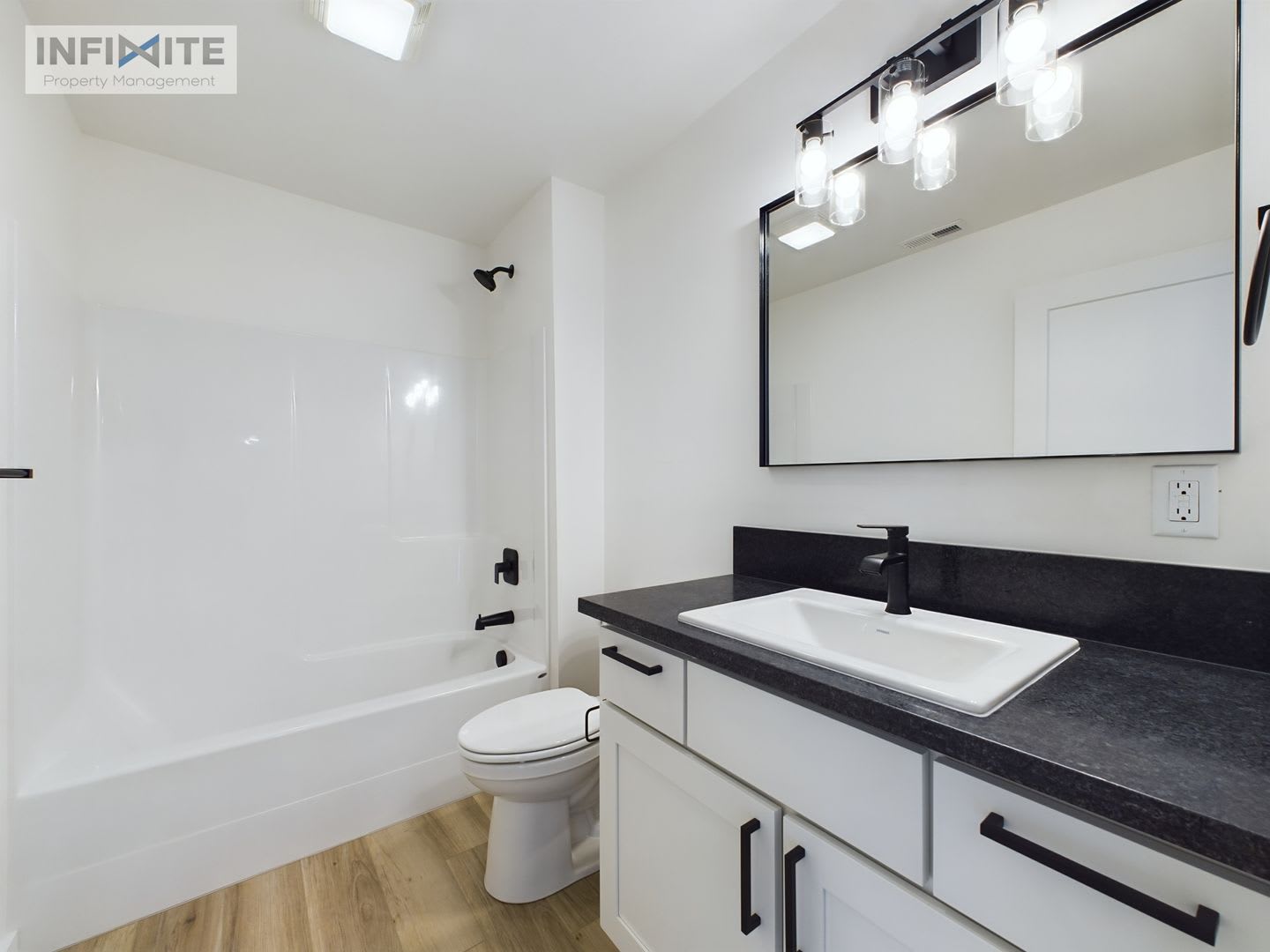 Wonderful 3 Bedroom End Unit – photo 2