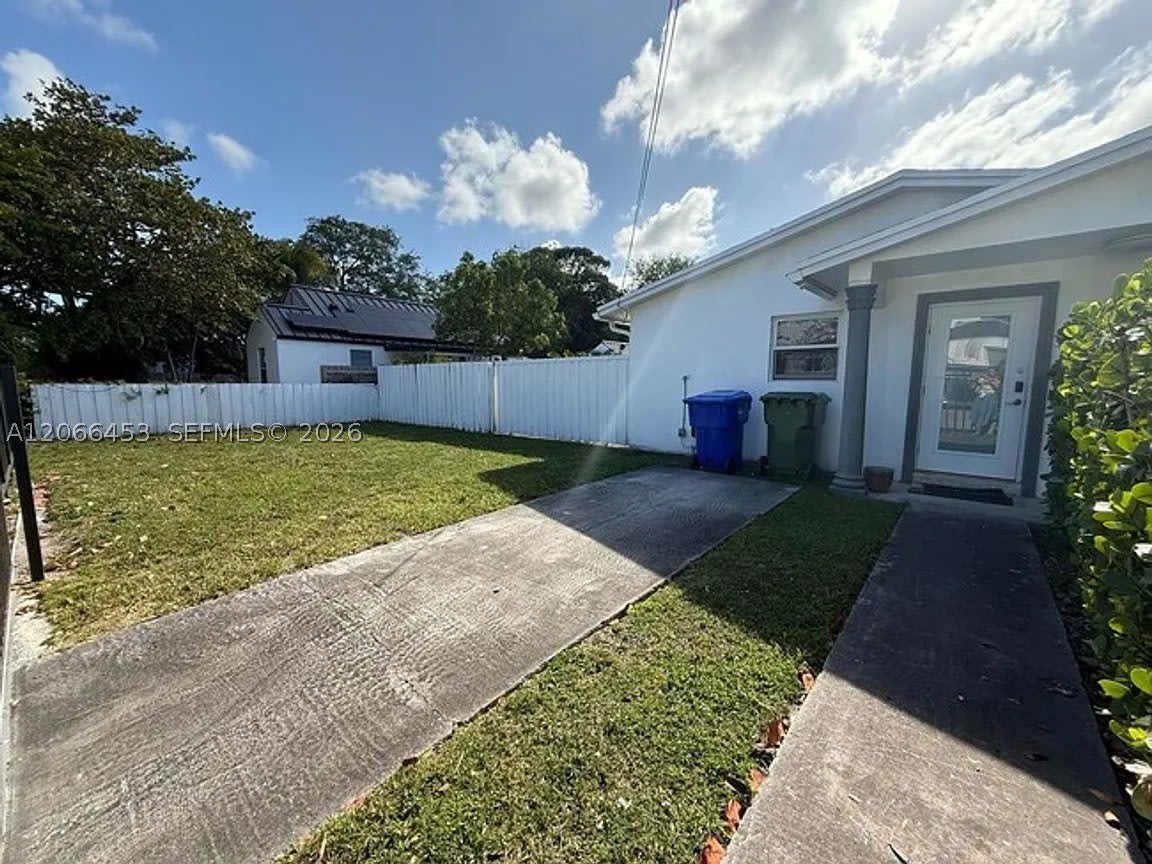 100 Nw 45Th St – photo 1