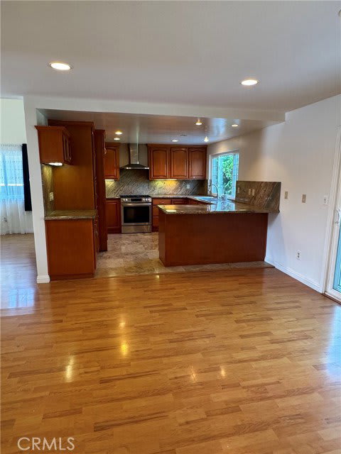 5355 Duncannon Avenue – photo 5
