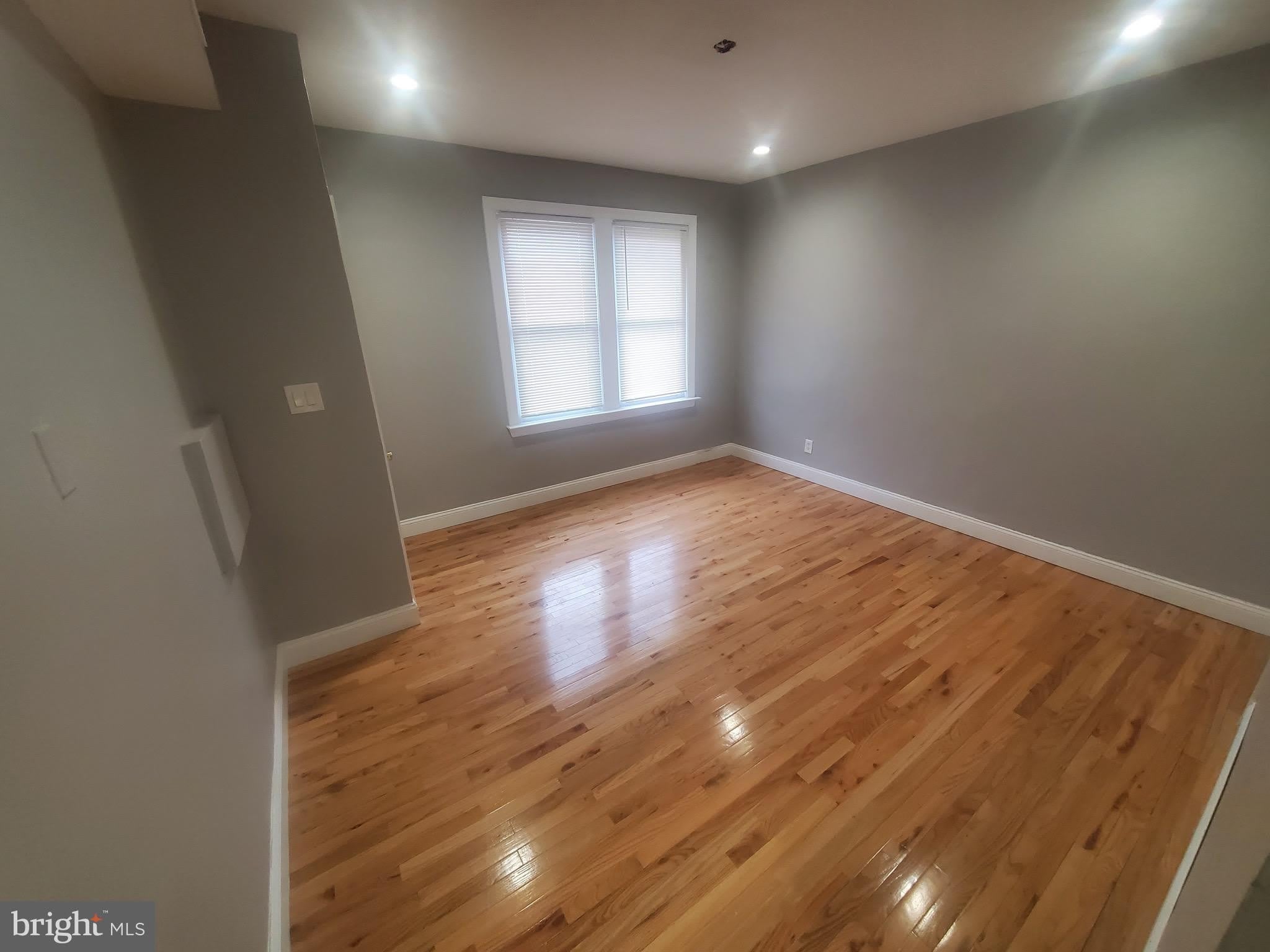1122 PENN Street NE – photo 3
