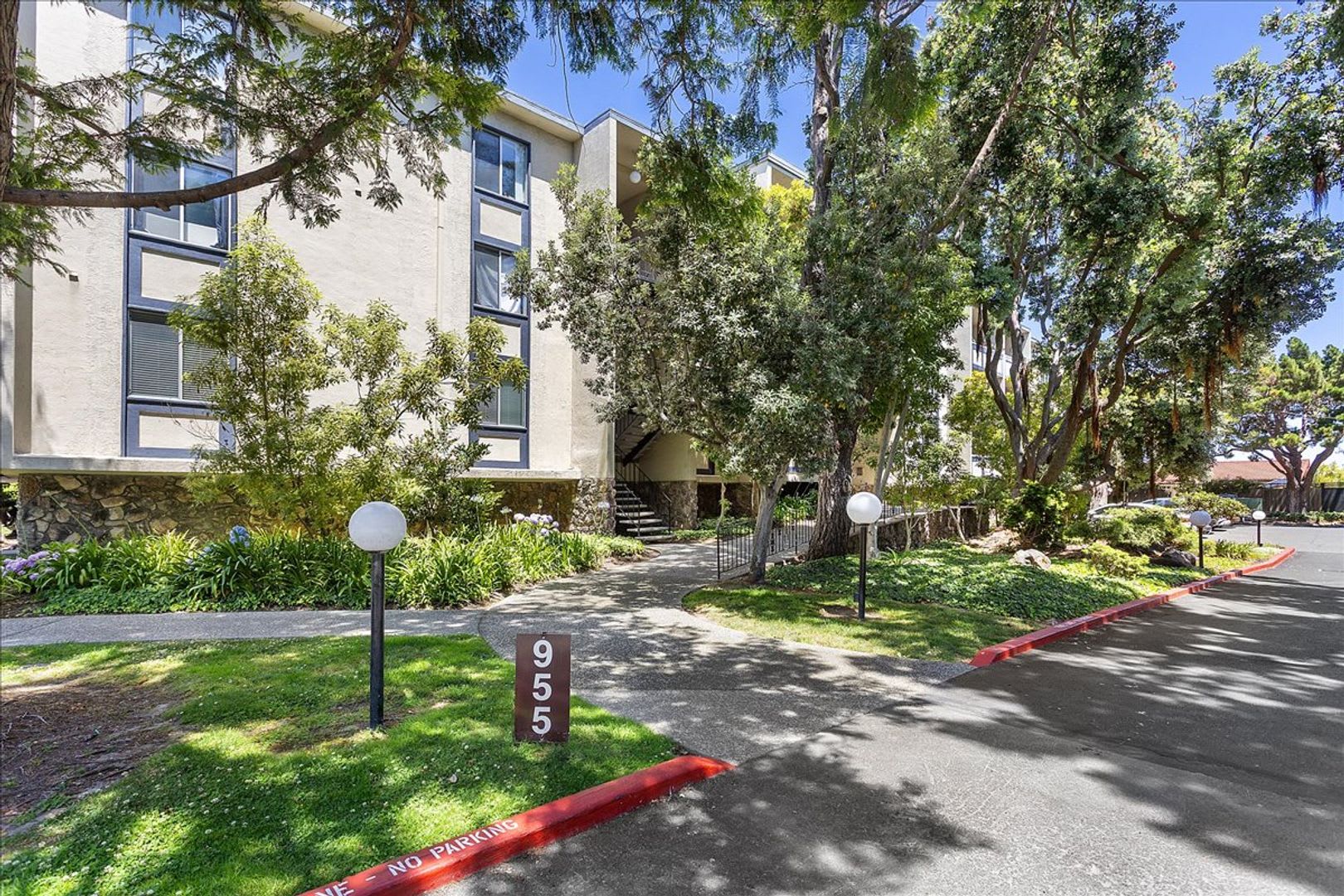955 Shorepoint Ct. #102 – photo 1