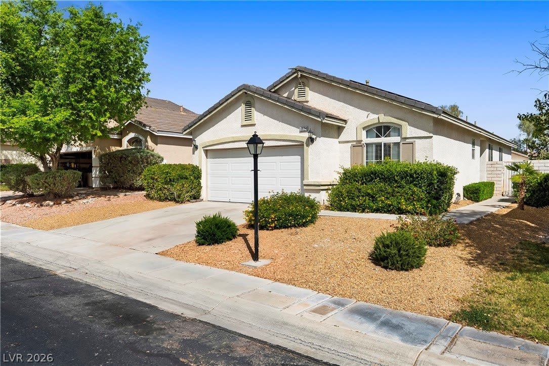 8824 Iron Hitch Avenue – photo 3