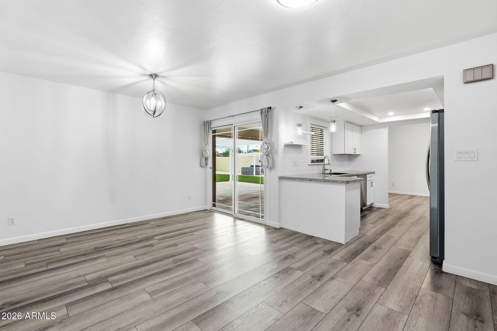 2546 E GENEVA Drive – photo 5