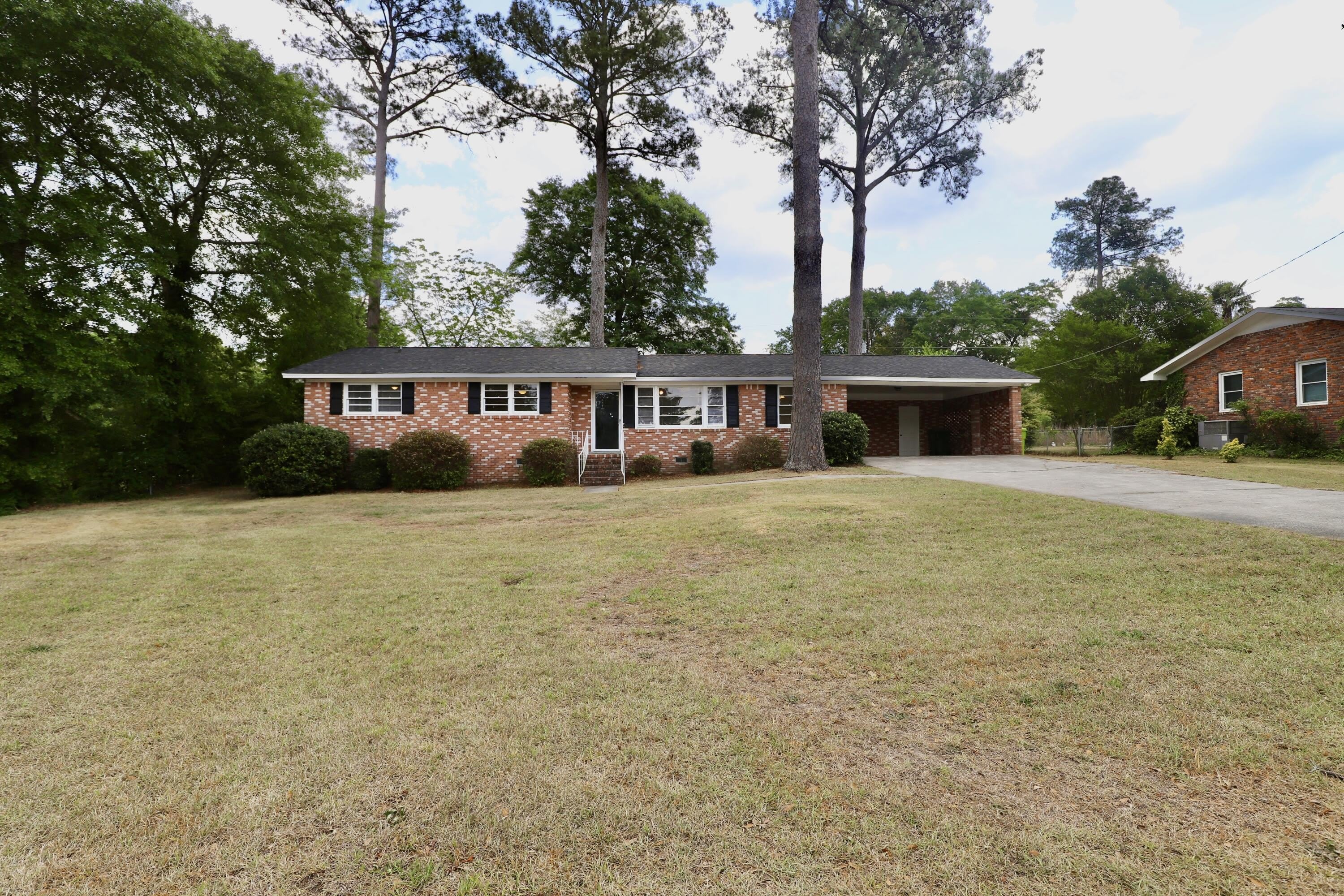 1912 Dominion Drive – photo 1