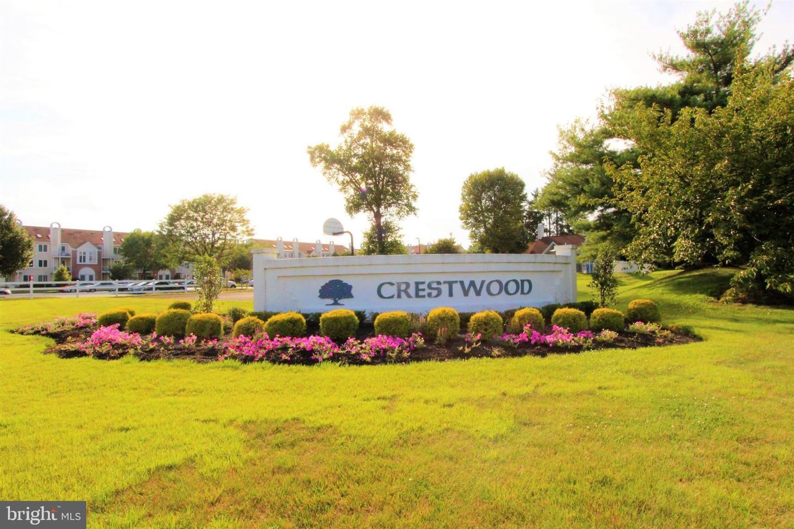 Crestwood 2 bed Condo Available September 1 – photo 4