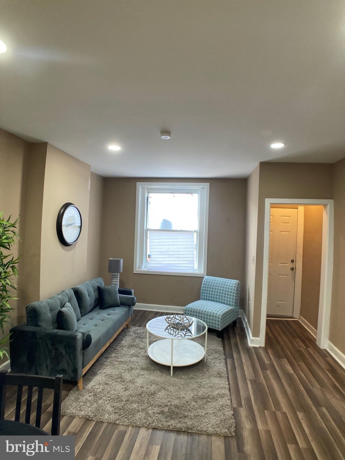 207 E Cambria Street – photo 2