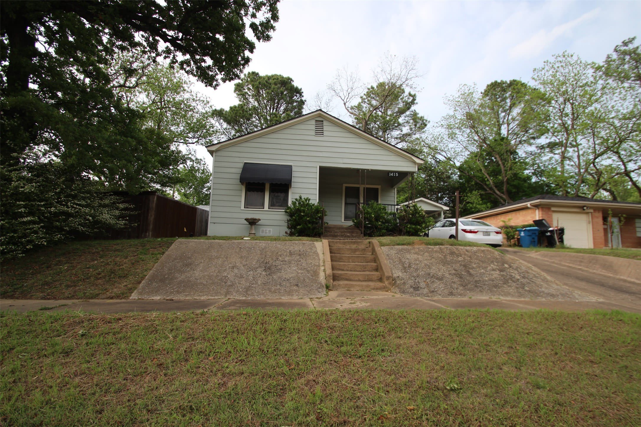 1415 W Crawford Street – photo 2