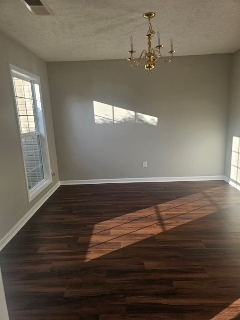 Spacious 5 Bedroom Beauty In Ne Columbia Modern Updates Ideal Location – photo 5