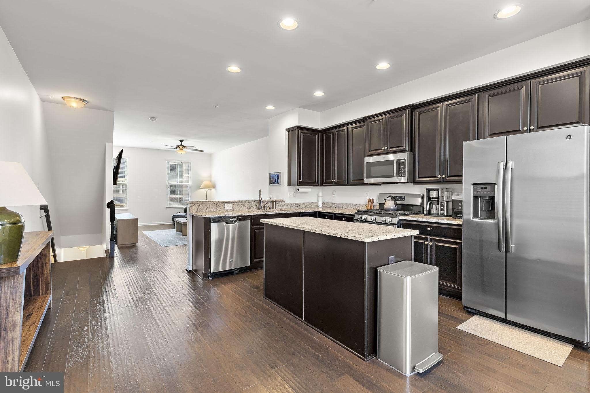 654 RAVENWOOD Drive – photo 3