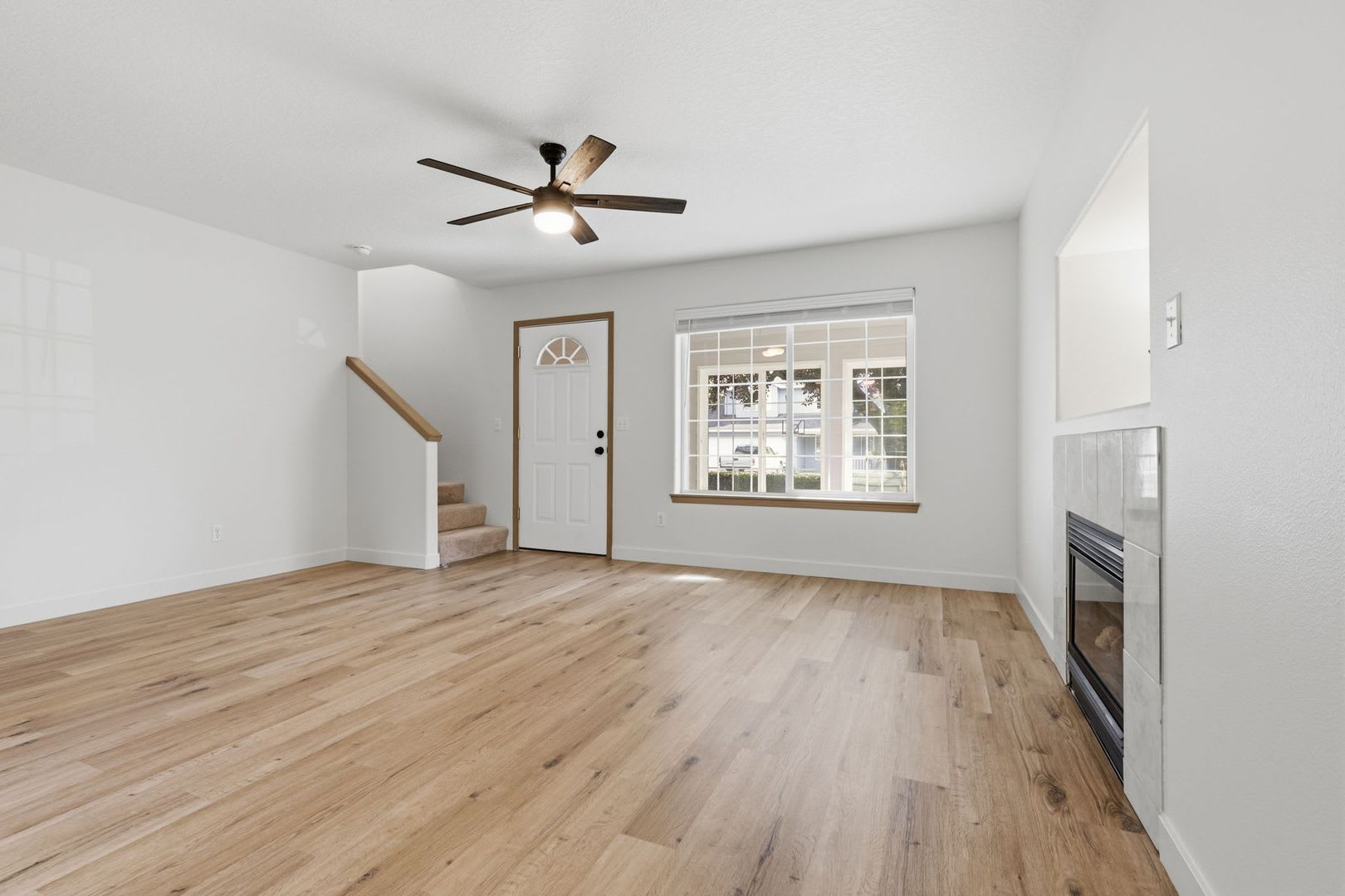 Newly Updated Stunning Home – photo 5