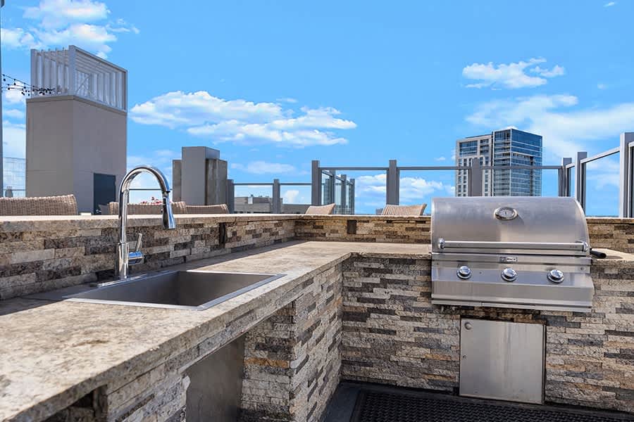 SkyHouse Dallas Apartments Victory Park – photo 3