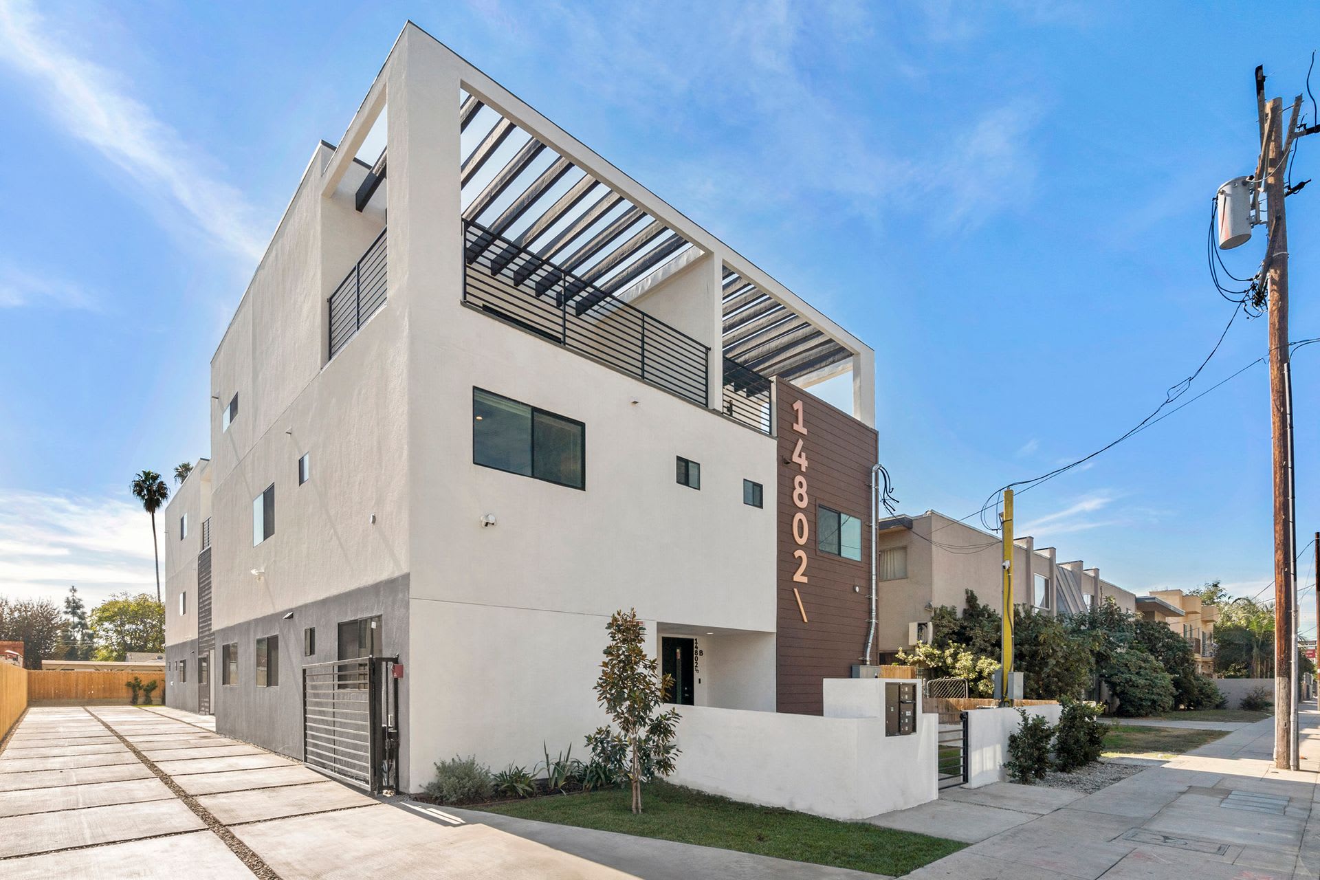 14802 Vanowen Street – photo 4