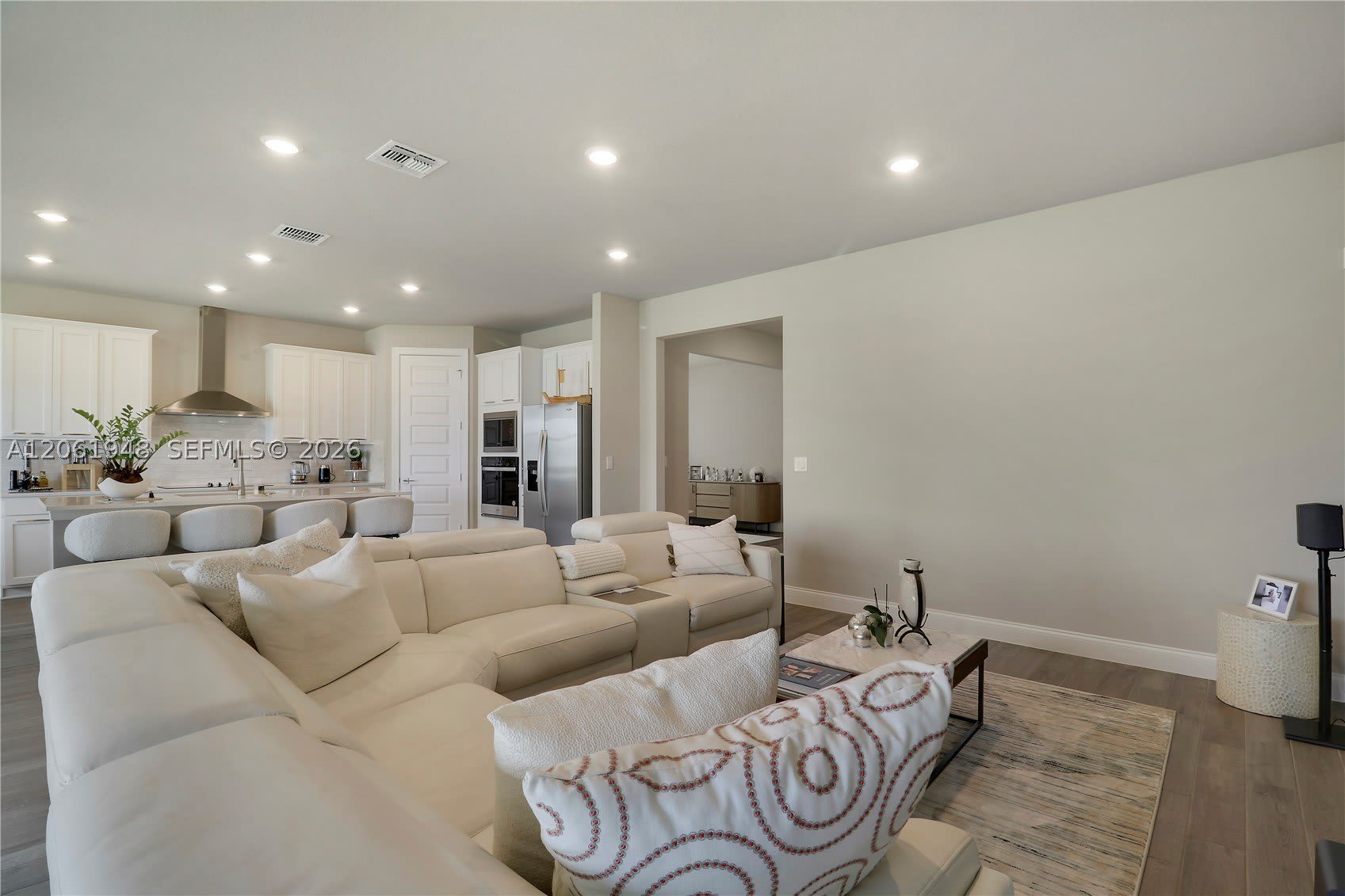 6489 NW Cloverdale Ave – photo 5
