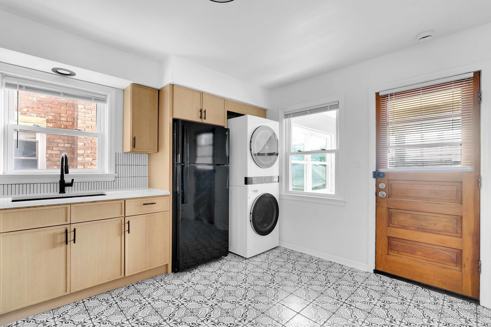 4614 N Central Avenue – photo 3