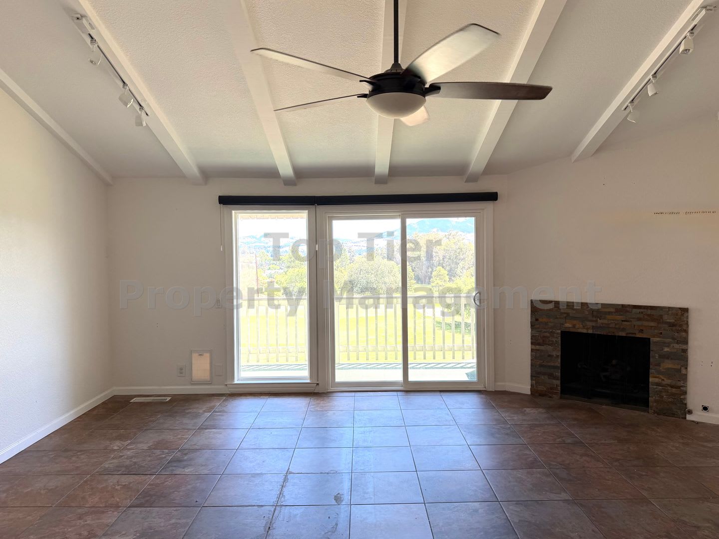 Amazing Views In This Beautiful 2 Bed 2 5 Bath 1 472 Sqft Pleasant Hill Townhouse Available Now For Lease – photo 4