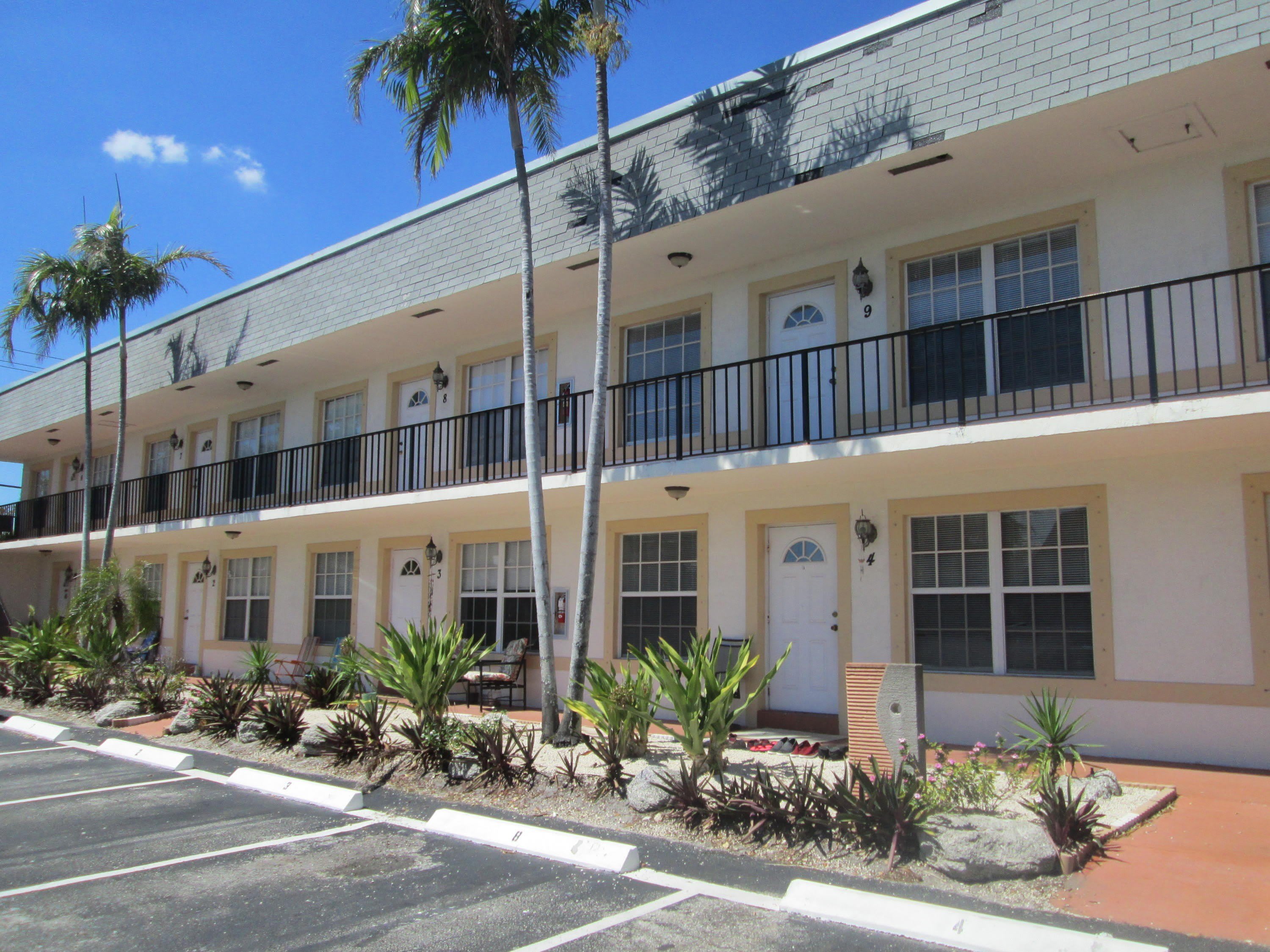 405 N Cypress Drive – photo 1