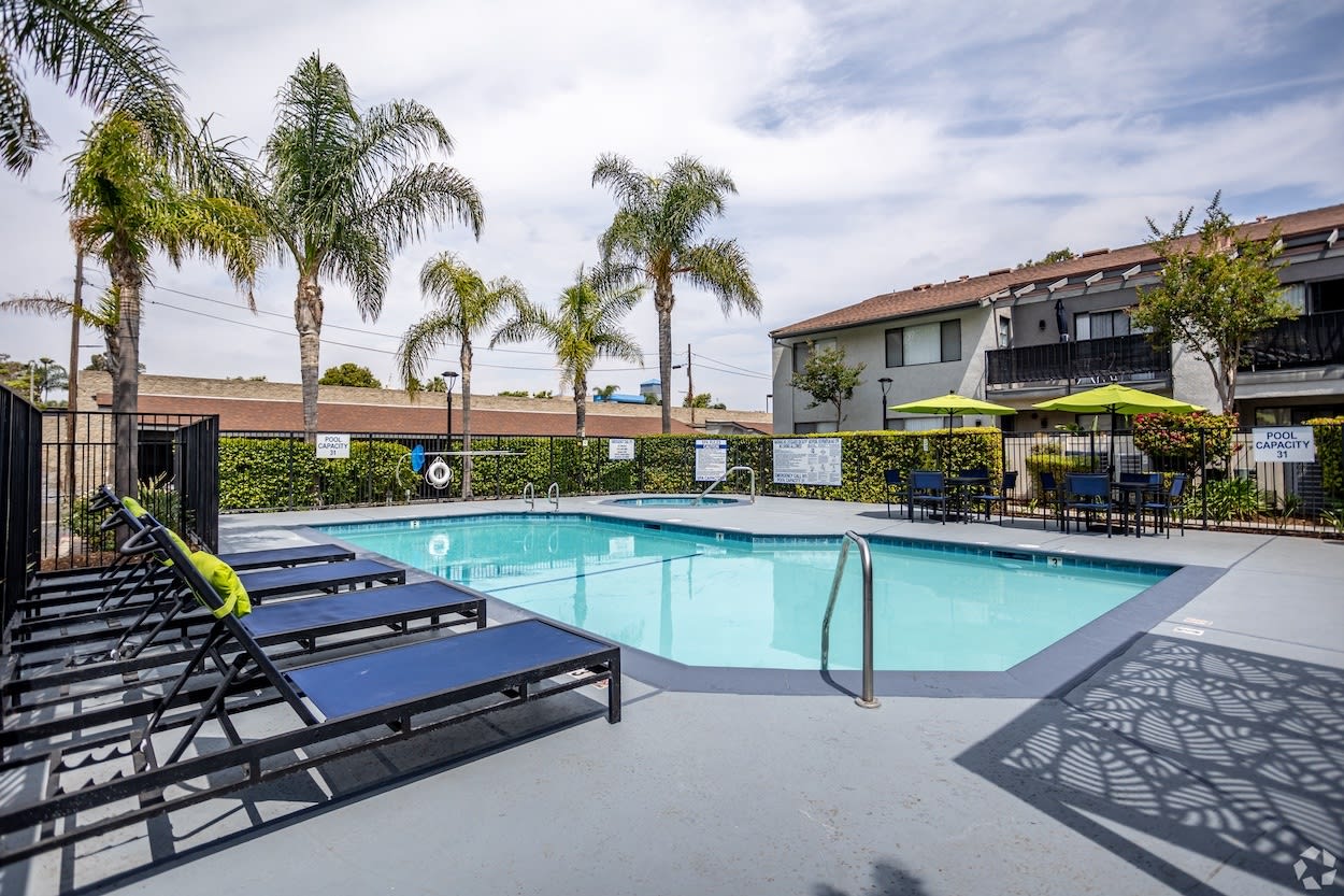 Harbor Cliff Apartments – photo 1
