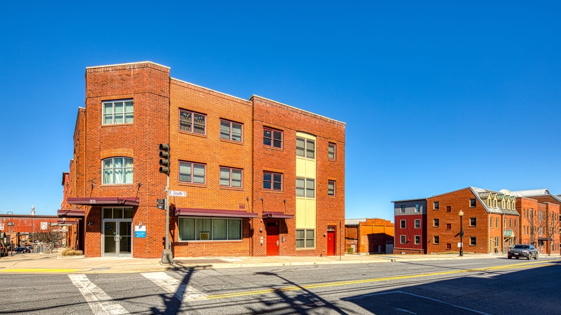 North Market/South Carroll Apartments – photo 2