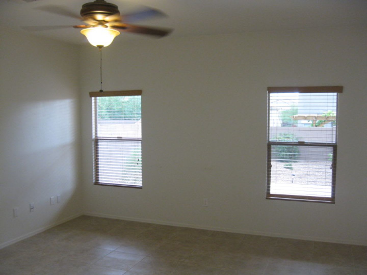 Rancho Sahuarita, 4 Bedroom 3 Bath, Family Room, Granite, Tile Flooring, Flagstone Patio – photo 4