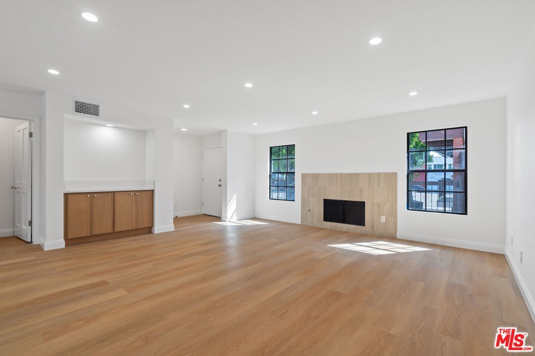 2541 Stoner Ave – photo 2