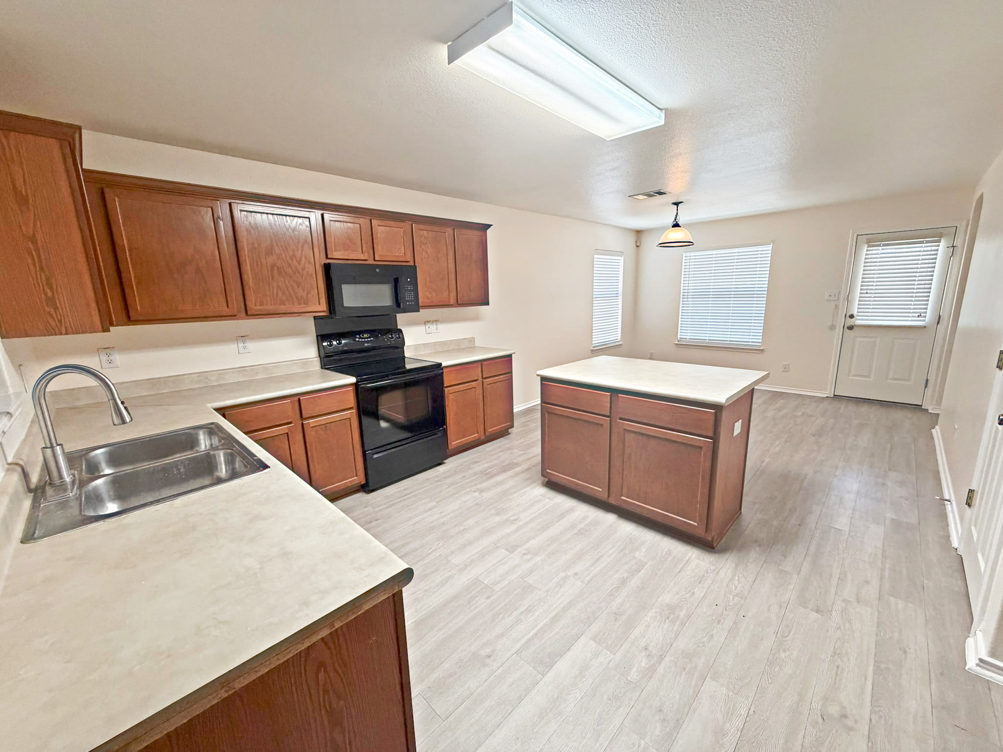 6914 Dashmoor Creek – photo 4
